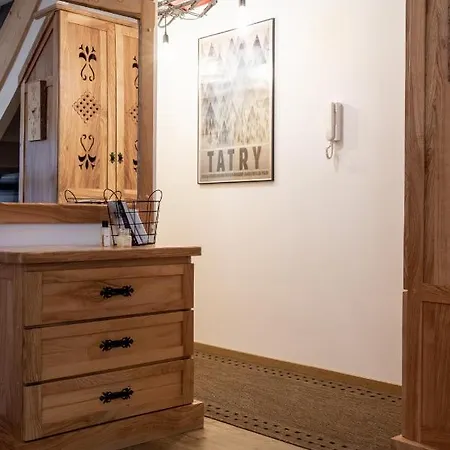 Czerwona Izba Apartament *